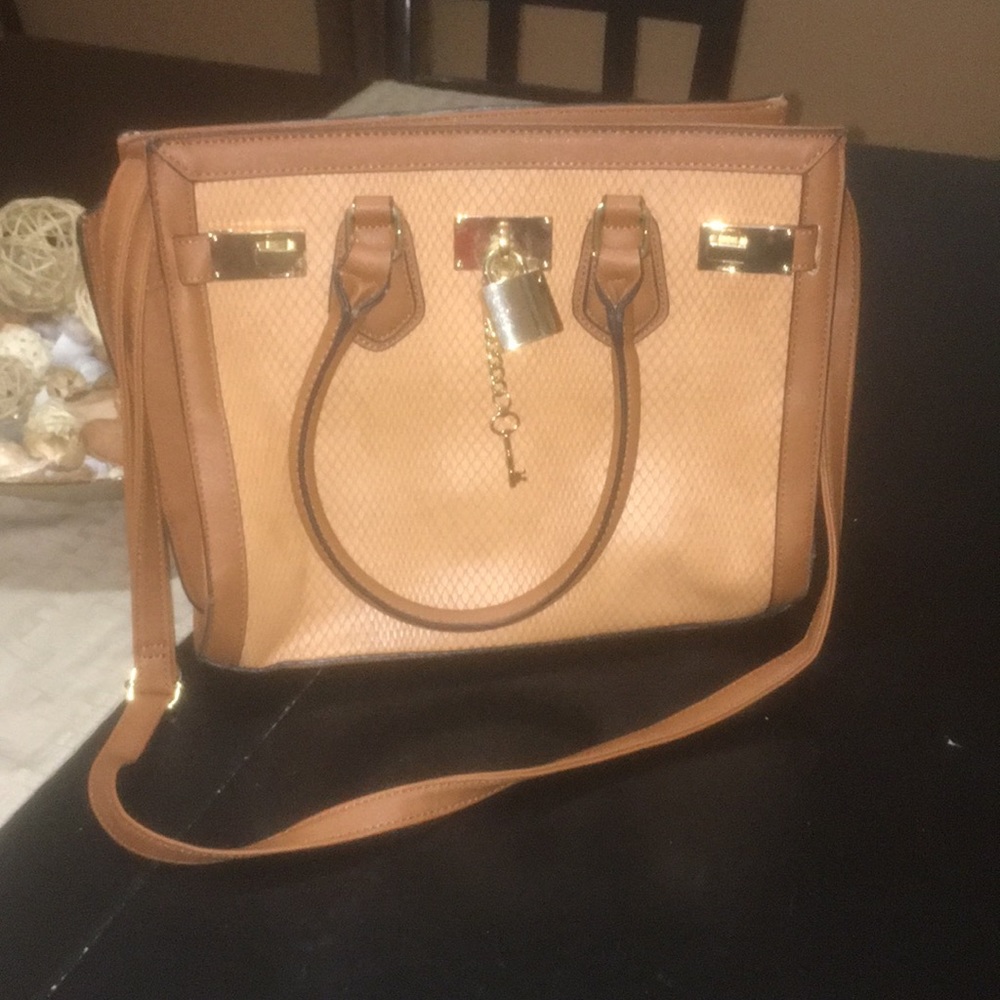 Tan Hanbag
